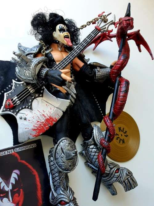 TOP COLLECTORS ***KISS*** GENE SIMMONS FIGURURINE 18CM -  ORIGINAL TODD MCFARLANE TOY
